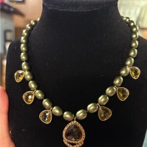Elegant Green Pearl Necklace with Gold Accents